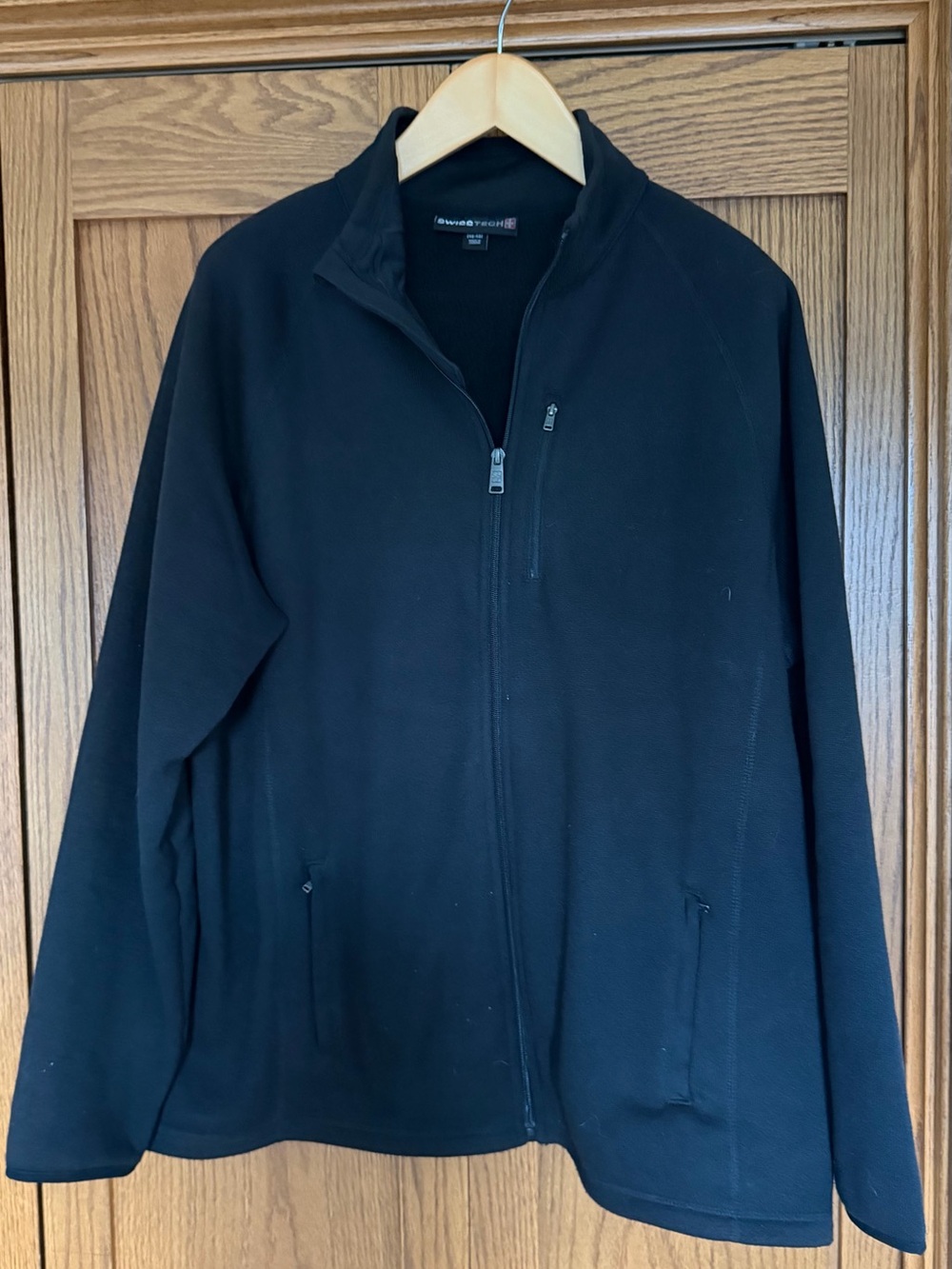 Swiss Tech Men’s Black Full-Zip Fleece Jacket